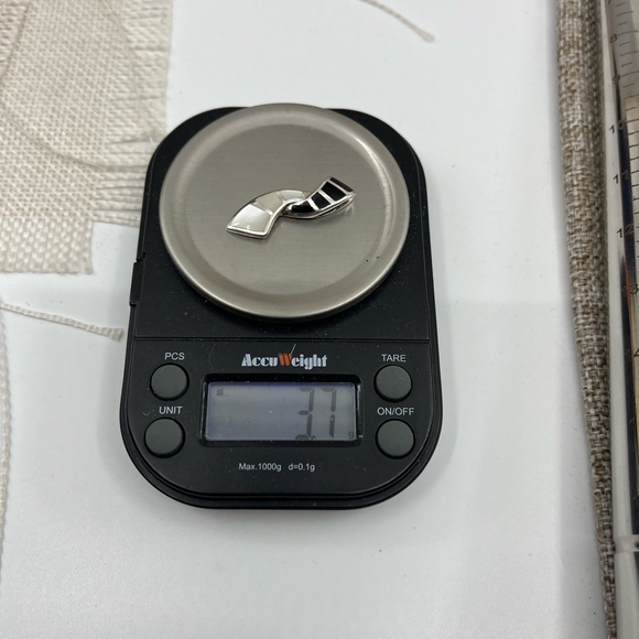 Vintage Sterling Silver Pendant with Black Onyx & Mother-of-Pearl Inlays - Picture 16 of 17